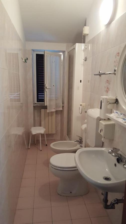 Hotel Villa Claudio Марина-ді-Масса Екстер'єр фото