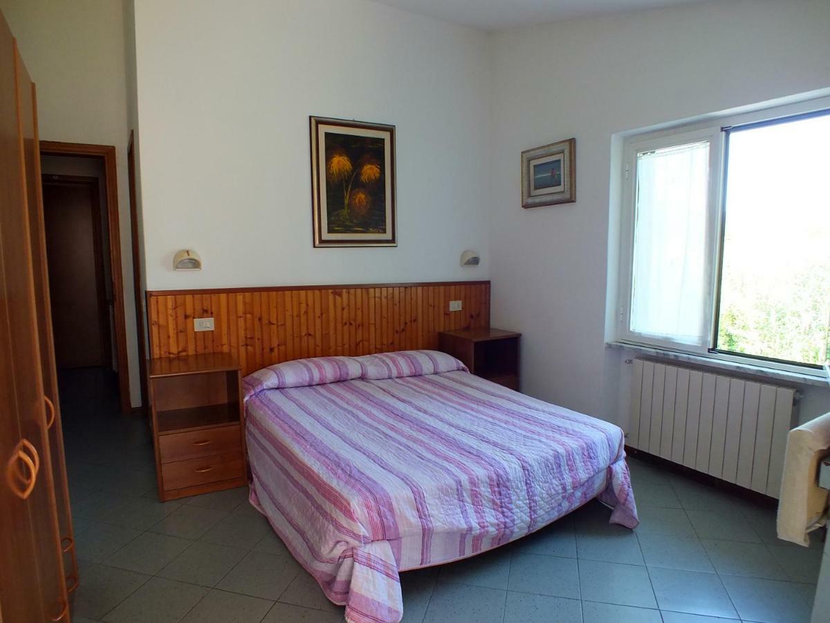 Hotel Villa Claudio Марина-ді-Масса Екстер'єр фото